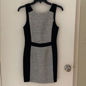 Low back sleeveless sheath dress